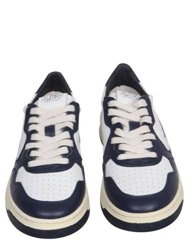 Medalist Navy Tab Low Top Sneakers White Navy - AUTRY - BALAAN 5