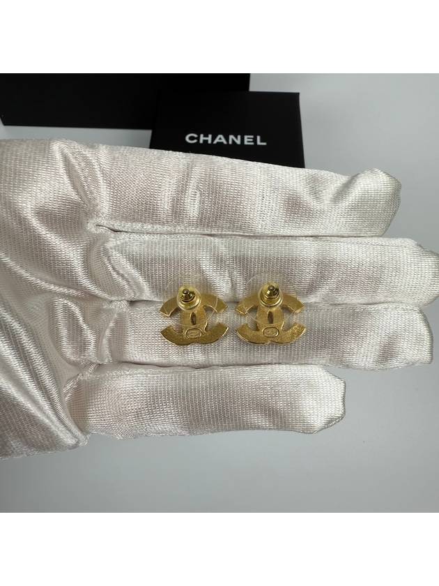 CC logo black gold earrings ABC254 - CHANEL - BALAAN 6