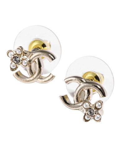 CC Logo Flower Pearl Stud Earrings Gold - CHANEL - BALAAN 1