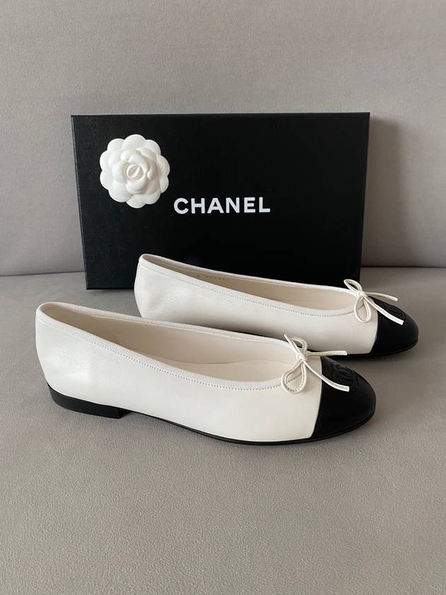 Ballerina Flat Shoes White Black G02819 - CHANEL - BALAAN 9