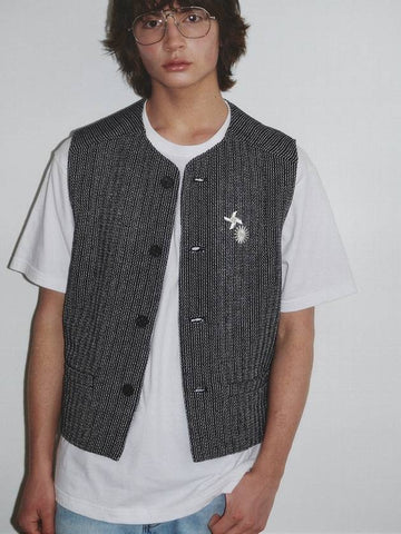 Classic Round Neck Vest_Black - KINETO - BALAAN 1