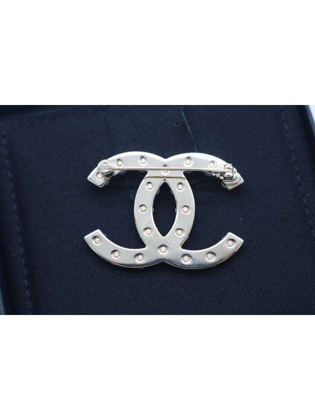 CC Logo Pearl Glass Opal Crystal Women Brooch Pin - CHANEL - BALAAN 3