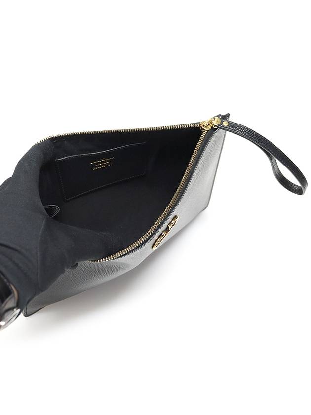 22 D781 Black hammered calfskin gold plated Gancini logo strap clutch - SALVATORE FERRAGAMO - BALAAN 5