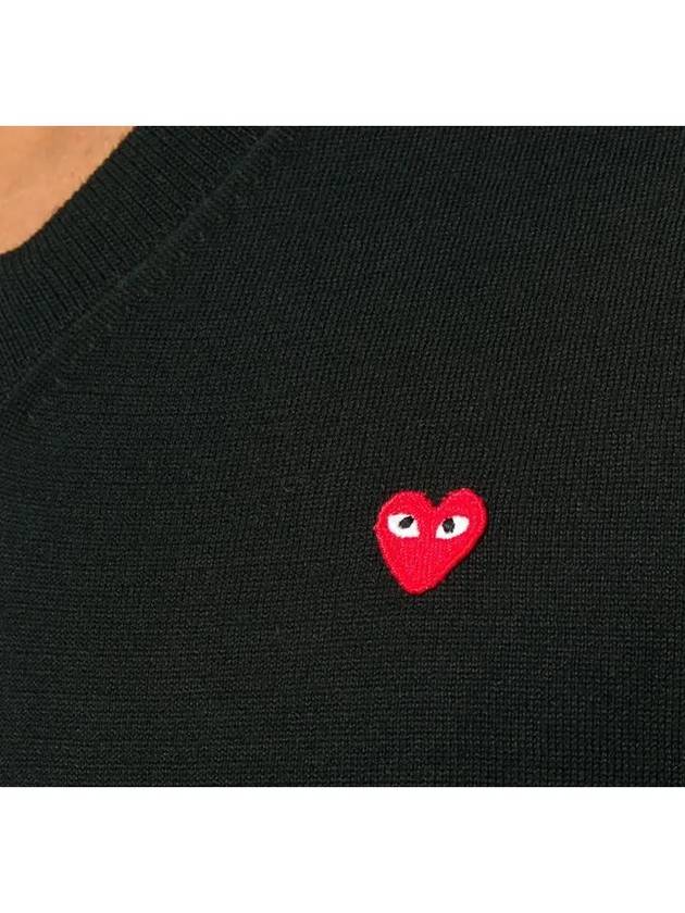 Small Red Wappen Black VNeck Knit P1N052 1 - COMME DES GARCONS - BALAAN 4