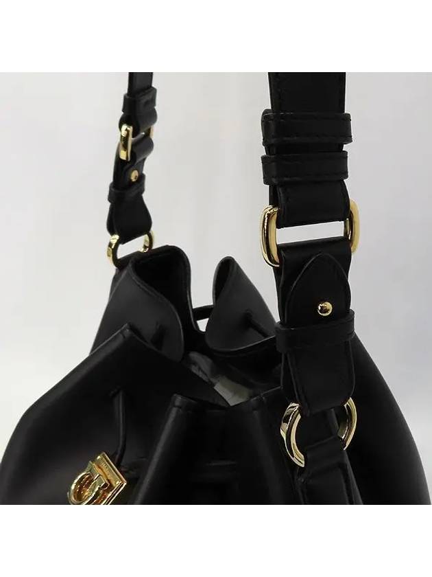 Ferragamo 21 F269 SANSY Shanxi black leather bucket shoulder bag auxiliary pouch - SALVATORE FERRAGAMO - BALAAN 4