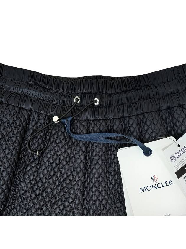 2B00001 5396Q 999 Women’s Diamond Quilted Black Short Pants - MONCLER - BALAAN 3