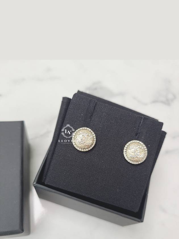 CC Logo Rhinestone Round Earrings Gold - CHANEL - BALAAN 3