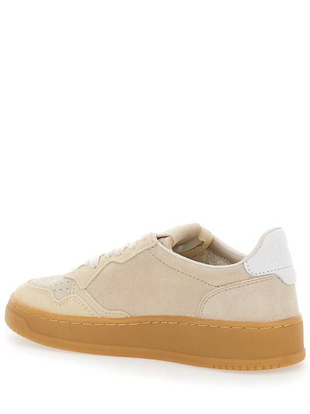 'Medalist' Beige Low Top Sneakers With Logo Patch In Suede Woman - AUTRY - BALAAN 3