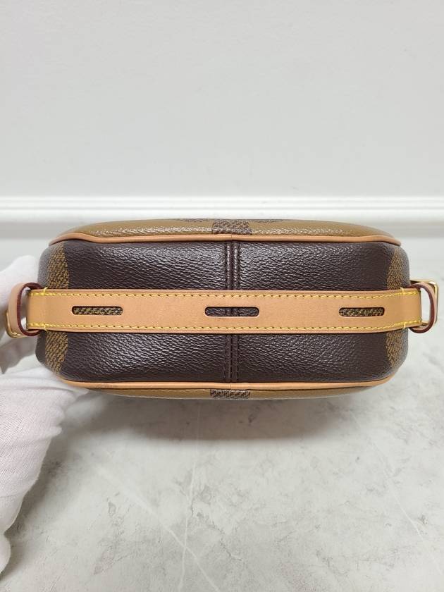 Reverse Giant Monogram Boite Chapeau Souffle Cross Bag - LOUIS VUITTON - BALAAN 7