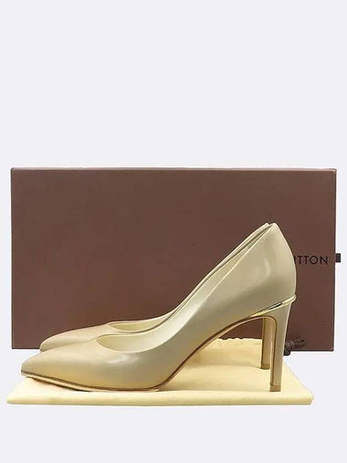 Beige color leather pumps women s shoes size 34 - LOUIS VUITTON - BALAAN 1