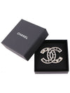 CC Logo Cubic Pearl Brooch Gold - CHANEL - BALAAN 3