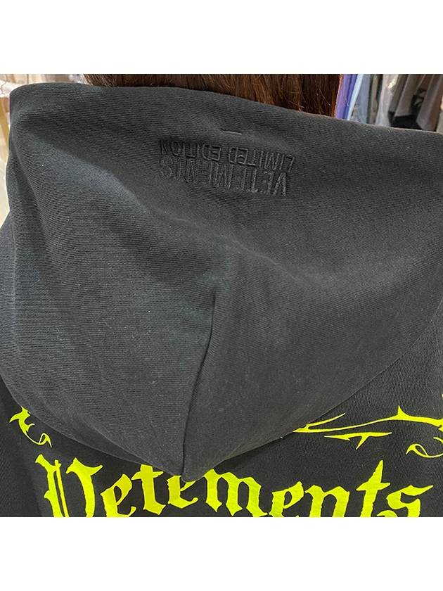 Label Gothic Logo Lettering Neon Hoodie Black - VETEMENTS - BALAAN 8