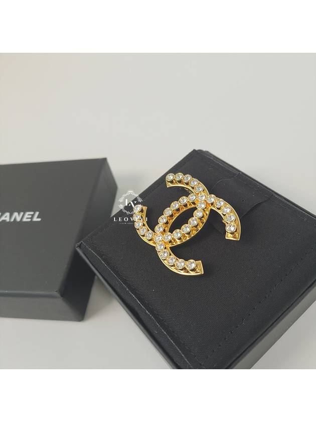 CC logo cubic crystal brooch gold plated gold color AB9915 - CHANEL - BALAAN 4