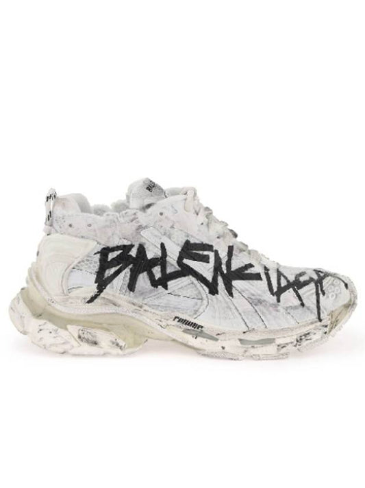 Runner Graffiti Low Top Sneakers White - BALENCIAGA - BALAAN 2