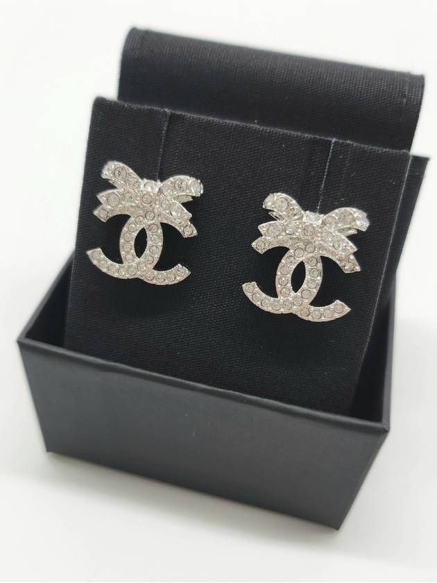 CC Logo Ribbon Metal Diamantes Crystal Earrings Silver - CHANEL - BALAAN 7