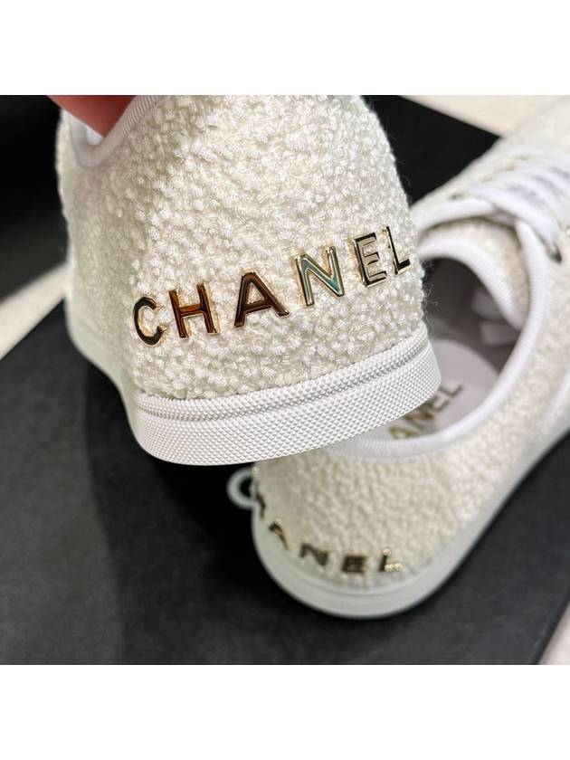 Women's Sneakers Tweed Heel Gold Logo Ivory Shoes - CHANEL - BALAAN 7