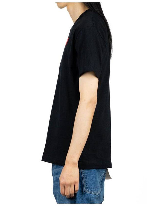 /AZ T108 051/Red Wappen Patch Black Short Sleeve TShirt - COMME DES GARCONS - BALAAN 2