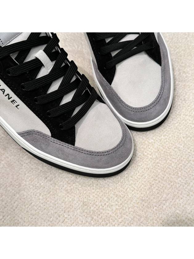 Men's Sneakers Calfskin Suede Bold Lettering Gray Black - CHANEL - BALAAN 4