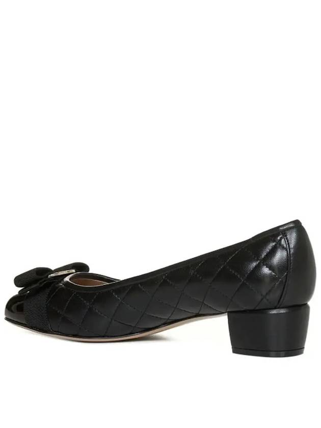 Vara Quilted Pumps Black - SALVATORE FERRAGAMO - BALAAN 3