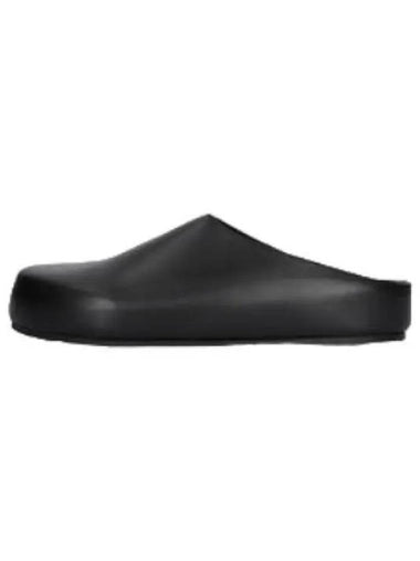 Wearing Clog Blooper Black - STUDIO NICHOLSON - BALAAN 1