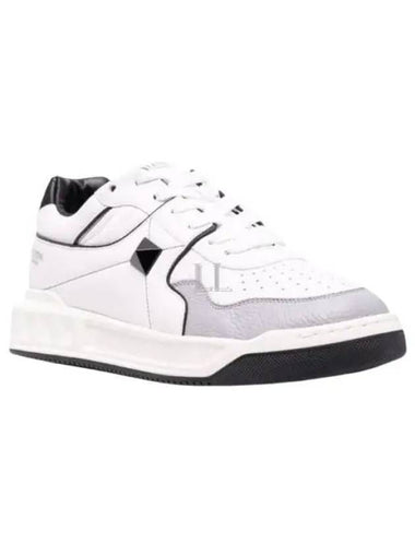 5Y0S0E71 NWN 0N2 5Y2S0E71 One Stud Low Top Sneakers - VALENTINO - BALAAN 1