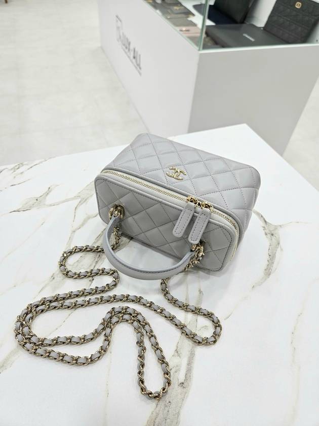 Vanity Lambskin Small Top Handle Cross Bag AP2199 - CHANEL - BALAAN 10