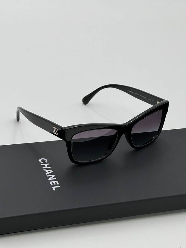 Sunglasses Square Black Crystal Gold A71530 - CHANEL - BALAAN 2