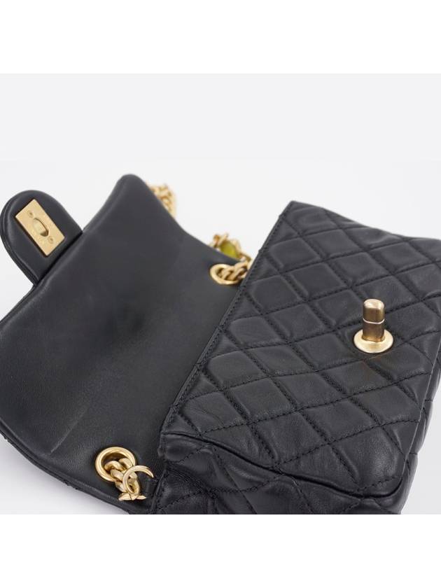 Women s Classic Season Flap Bag Mini - CHANEL - BALAAN 18