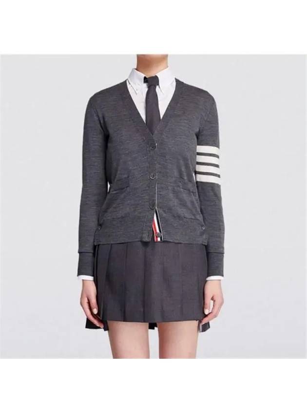 Sustainable Fine Merino Wool 4-Bar Relaxed Fit V-Neck Cardigan Medium Grey - THOM BROWNE - BALAAN 3