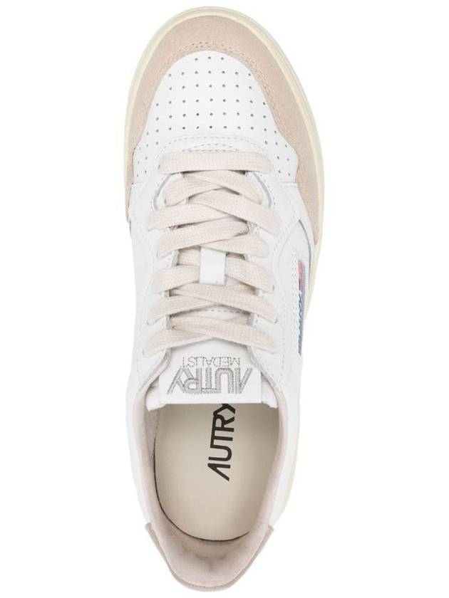 Women's Medalist Leather Low Top Sneakers White Beige - AUTRY - BALAAN 5