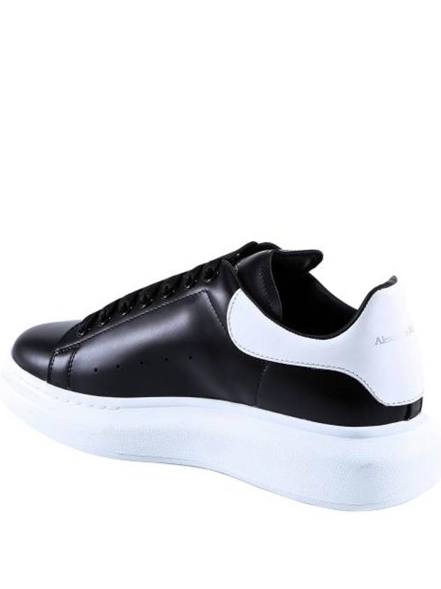 Oversized Leather Tab Low Top Sneakers Black - ALEXANDER MCQUEEN - BALAAN 6