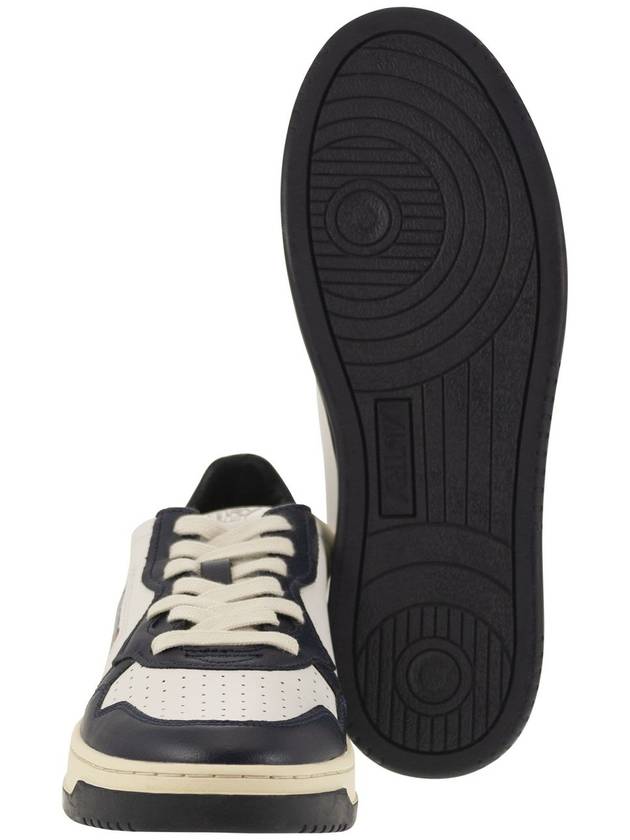 Medalist Navy Tab Low Top Sneakers White Navy - AUTRY - BALAAN 6