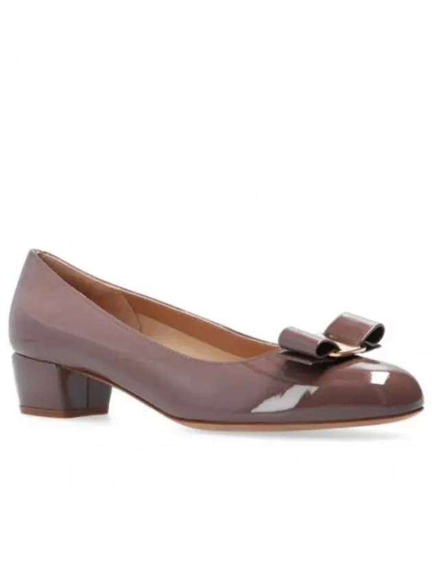 Vara Bow Patent Pumps Grey - SALVATORE FERRAGAMO - BALAAN 2