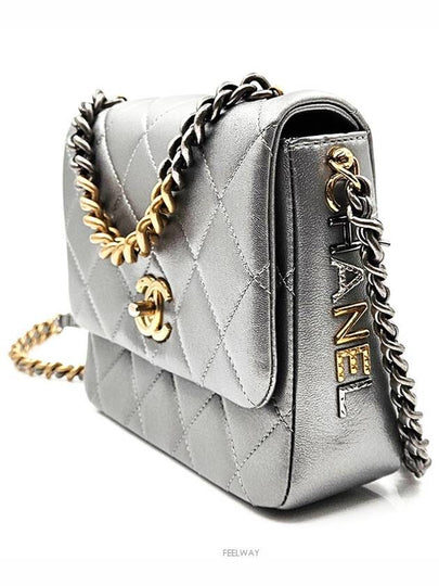 metal chain flap bag - CHANEL - BALAAN 2