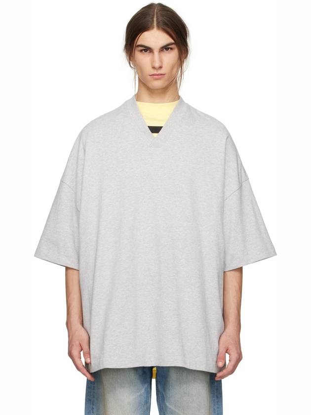 Spring Logo V-neck Short Sleeve T-Shirt Light Heather Grey - FEAR OF GOD ESSENTIALS - BALAAN 2