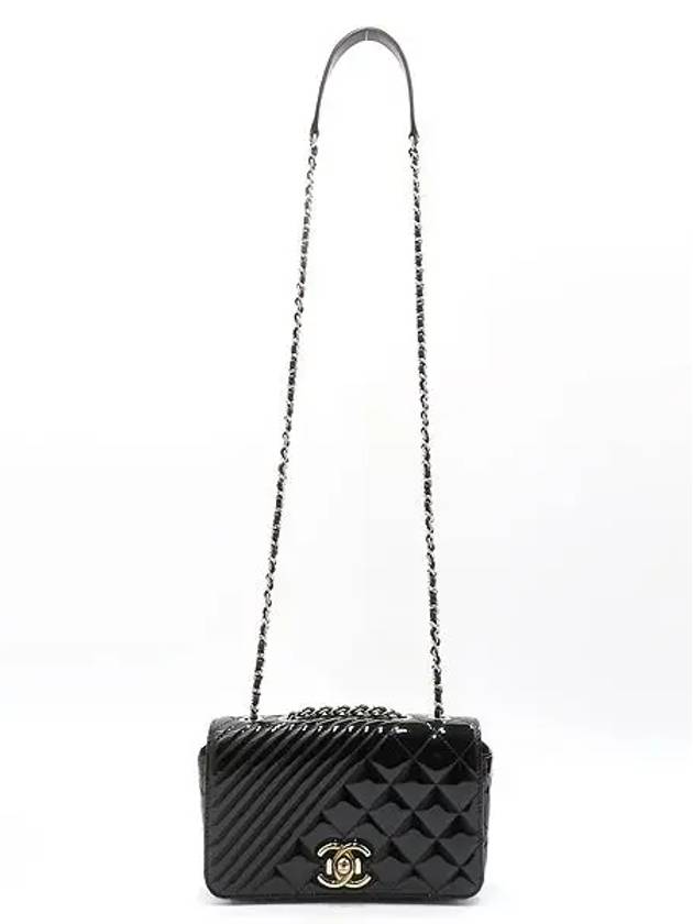 A92796 Black Patent Chevron COCO Boy Silver Logo Chain Shoulder Bag - CHANEL - BALAAN 4