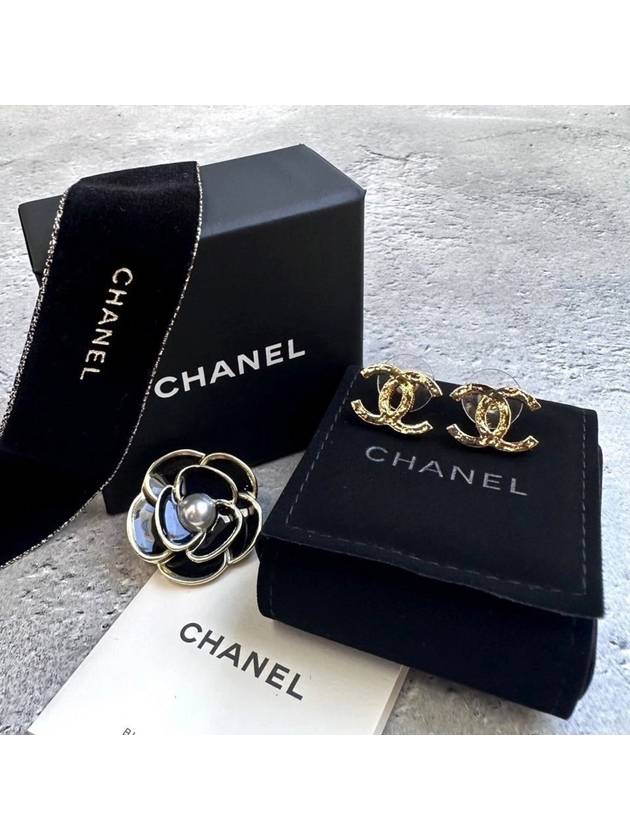 CC Logo Earrings Gold - CHANEL - BALAAN 6