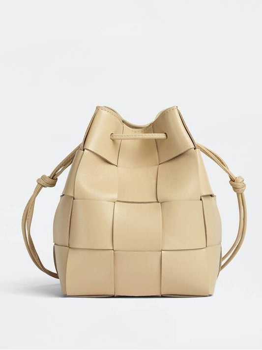 Intrecciato Cassette Small Bucket Bag Porridge - BOTTEGA VENETA - BALAAN 2