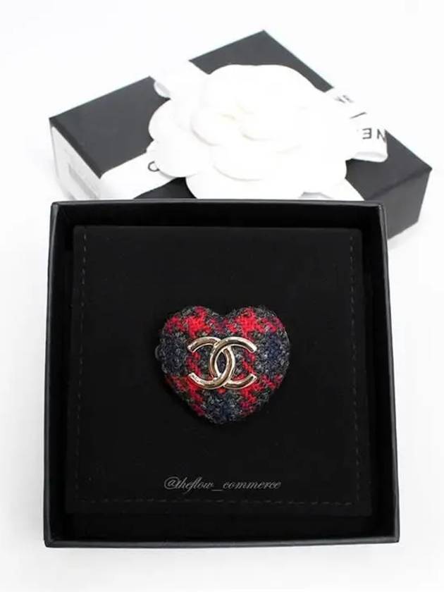 CC Tweed Heart Check Brooch Red - CHANEL - BALAAN 10