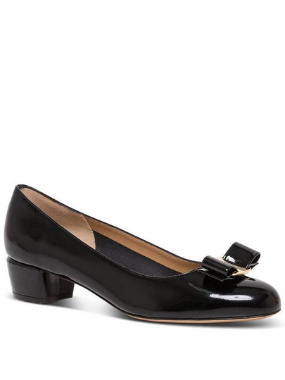 Vara Bow Patent Pumps Black - SALVATORE FERRAGAMO - BALAAN 2