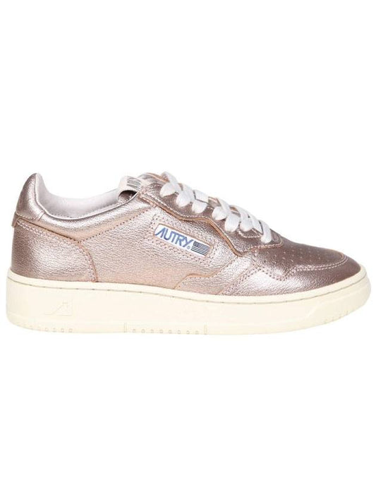 Medalist Wrinkle Low-Top Sneakers Pink - AUTRY - BALAAN 1