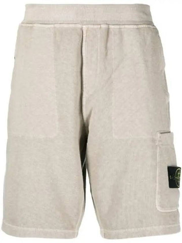 Men's OLD Treatment Logo Patch Cargo Bermuda Shorts Beige - STONE ISLAND - BALAAN 1