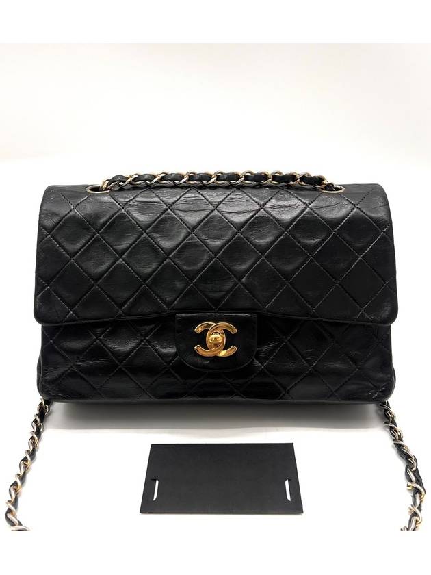 Lambskin classic medium shoulder bag - CHANEL - BALAAN 1