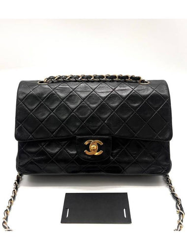 Lambskin classic medium shoulder bag - CHANEL - BALAAN 1