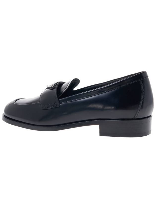 brushed triangle logo leather loafers black - PRADA - BALAAN.