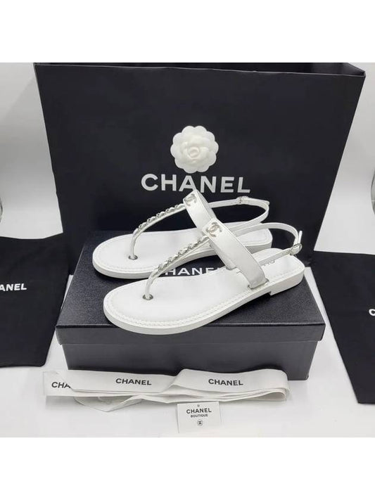 CC Logo Chain T Strap White EU385 - CHANEL - BALAAN 2