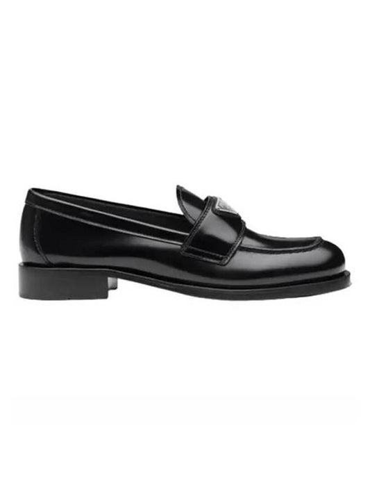 brushed triangle logo leather loafers black - PRADA - BALAAN.