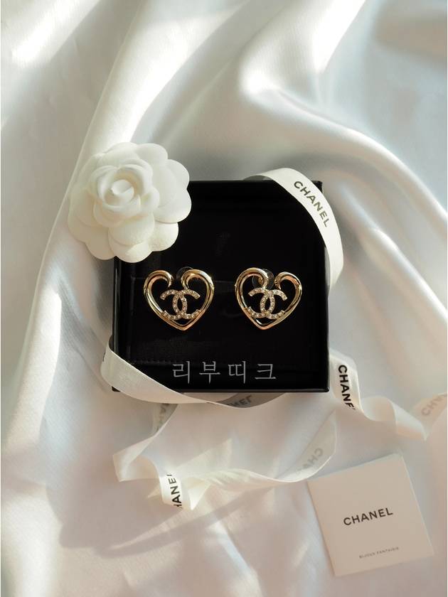 23C CC Logo Big Heart Gold Crystal Earrings Earrings ABA098 - CHANEL - BALAAN 4