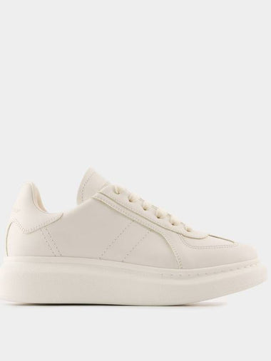 Oversized Sneakers - Alexander McQueen - Leather - White - ALEXANDER MCQUEEN - BALAAN 1