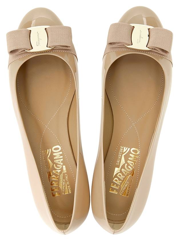 Ferragamo VARINA AMARETTI 0753657 D Women s Flat Shoes - SALVATORE FERRAGAMO - BALAAN 2